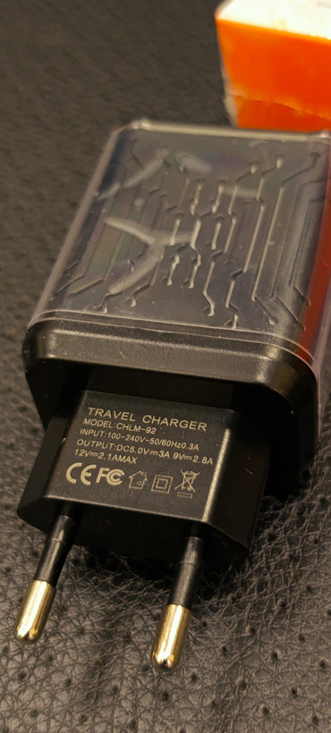 آداپتور لیامی مدل CH-22 توان 25 وات با خروجی USB و Type-C