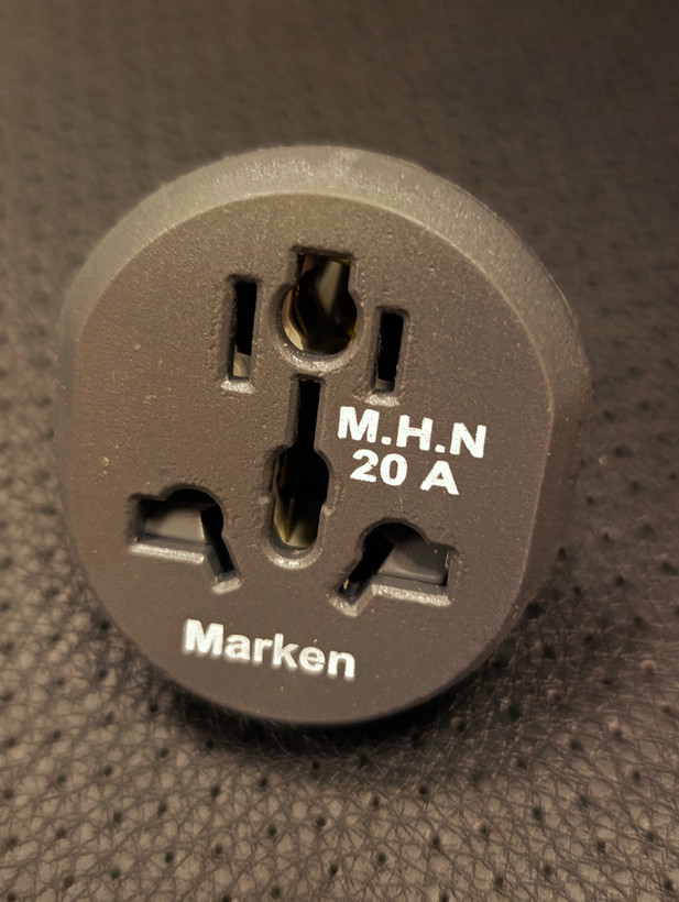 تبدیل برق یونیورسال Marken مدل M.H.N 20A به دوشاخه اروپایی EU