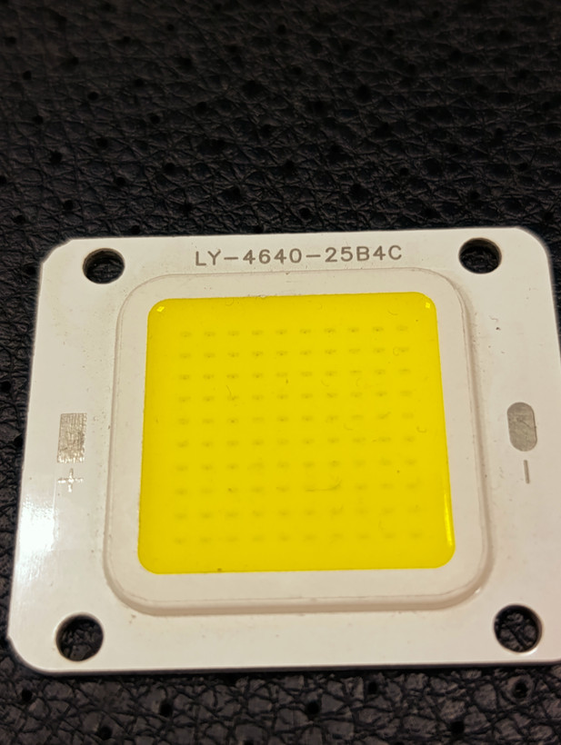 چیپ LED COB پروژکتوری 50 وات مدل LY-4640-25B4C ولتاژ 12 تا 14 ولت