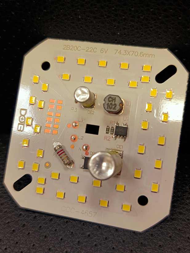 ماژول LED DOB توان 40 وات SMD 2835 مدل 2B20C-22C 6V ابعاد 74.3×70.6 میلیمتر