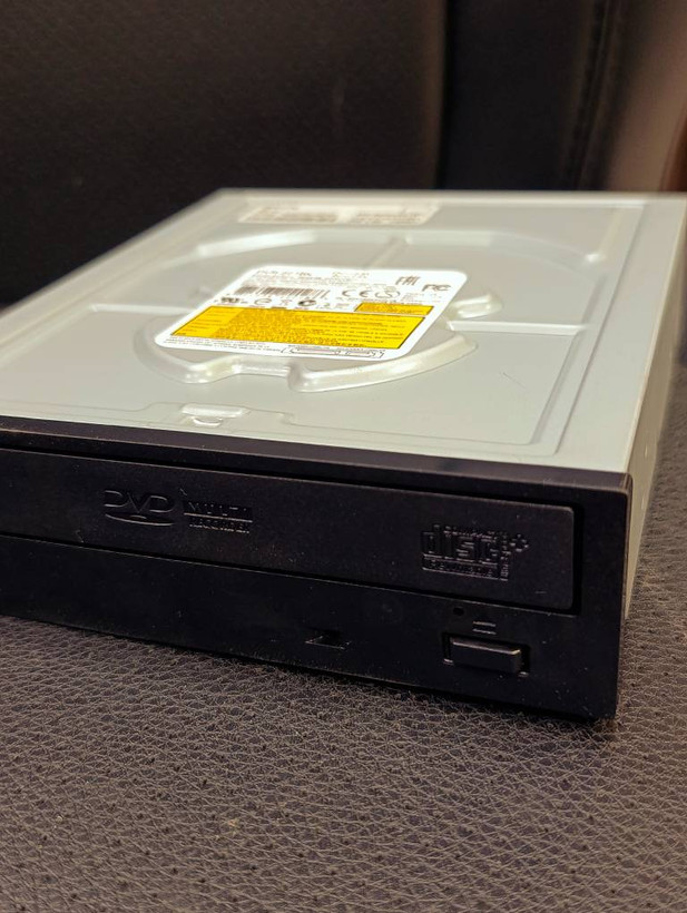 درایو DVD رایتر داخلی پایونیر مدل DVR-221BK با رابط SATA