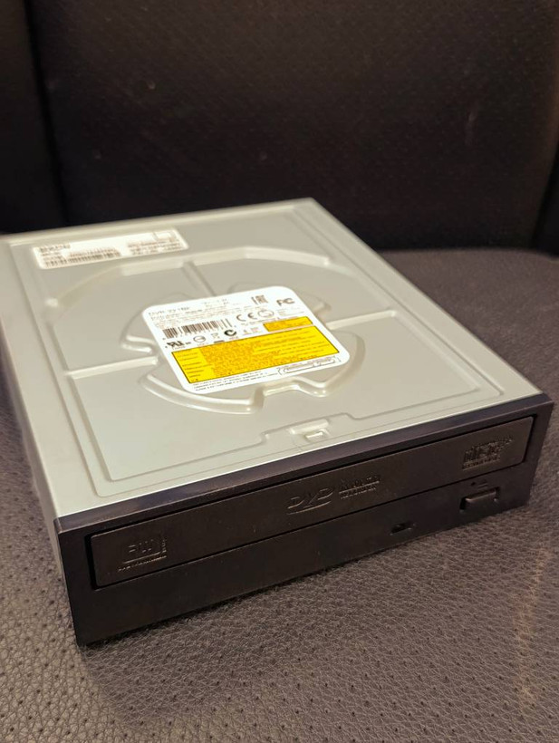 درایو DVD رایتر داخلی پایونیر مدل DVR-221BK با رابط SATA