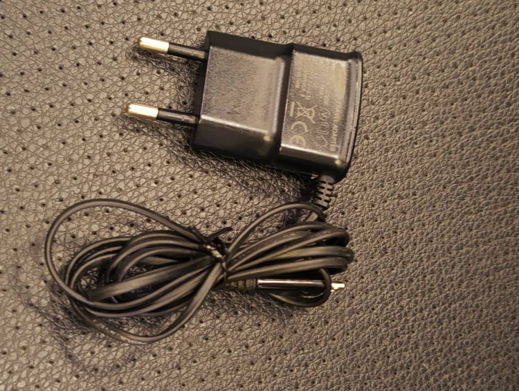 شارژر دیواری سامسونگ مدل ETA0U10EBE با کابل متصل Micro USB و خروجی ۷۰۰ میلیآمپر