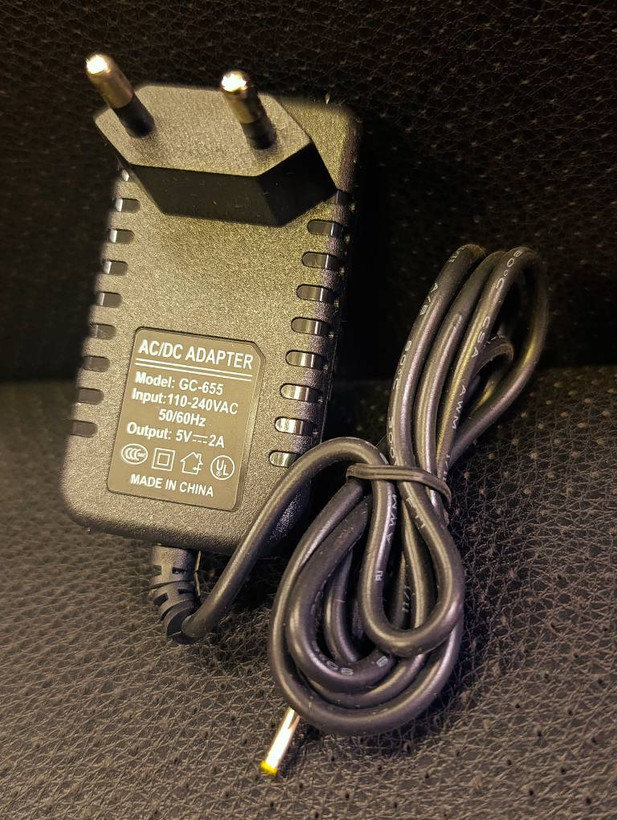 آداپتور سوزنی تبلت مدل GC-655 با خروجی ۵ ولت ۲ آمپر
