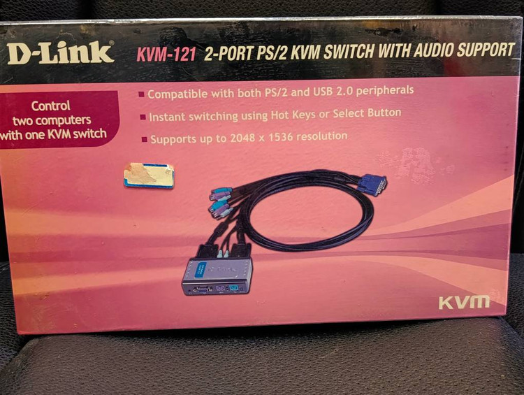 سوئیچ KVM دو پورت دیلینک مدل KVM-121 با VGA، PS/2 و پشتیبانی از صدا