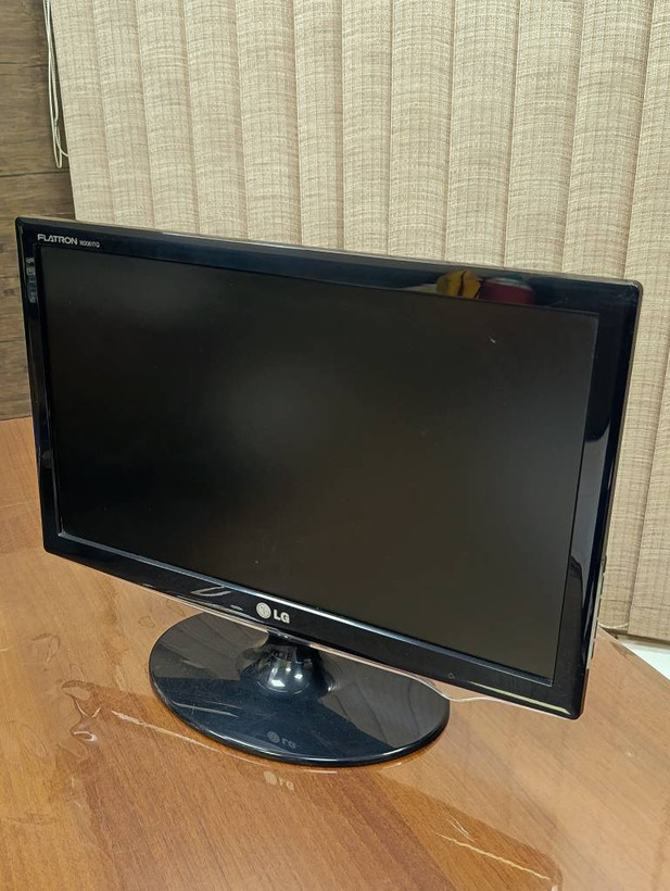 مانیتور 20 اینچ الجی LG FLATRON مدل W2061TQ-PFV با ورودی VGA و DVI استوک
