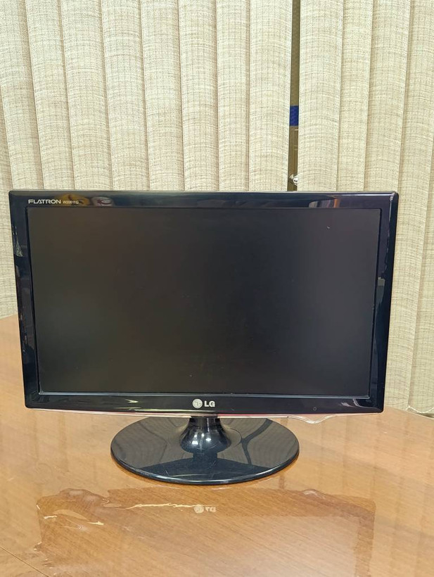 مانیتور 20 اینچ الجی LG FLATRON مدل W2061TQ-PFV با ورودی VGA و DVI استوک