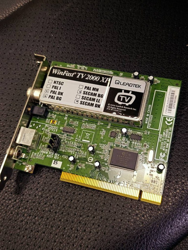 کارت تیوی و کپچر آنالوگ Leadtek WinFast TV2000 XP RM PCI با ریموت کنترل