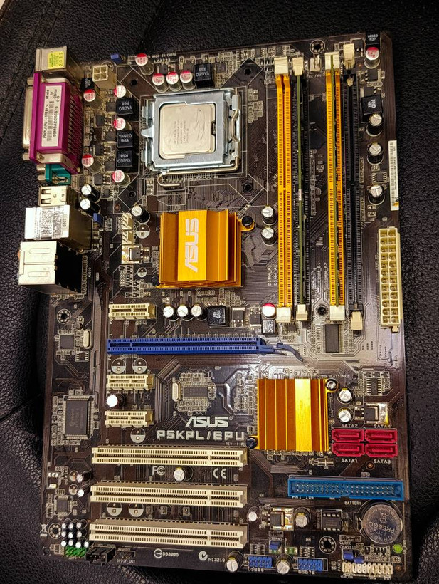 باندل مادربرد استوک ASUS P5KPLEPU با پردازنده Intel Pentium Dual-Core E5300 و رم 2GB DDR2