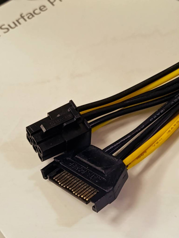 کابل تبدیل برق SATA 15 پین به PCIe 6+2 پین برای رایزر کارت گرافیک