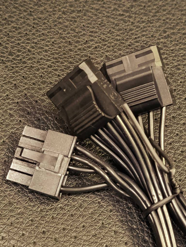 کابل خروجی برق پاور GREEN با سه خروجی IDE / Molex چهار پین