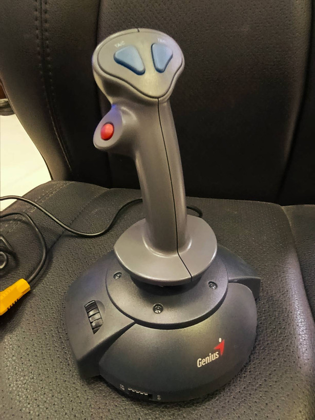 جویاستیک خلبانی کلکسیونی Genius Flight2000 F-16 با اتصال GamePort