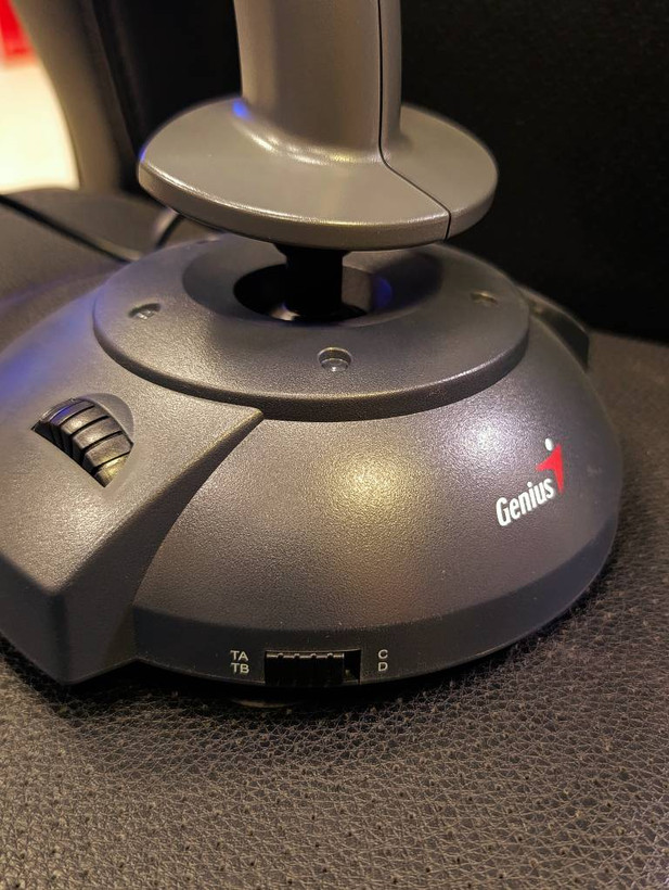 جویاستیک خلبانی کلکسیونی Genius Flight2000 F-16 با اتصال GamePort