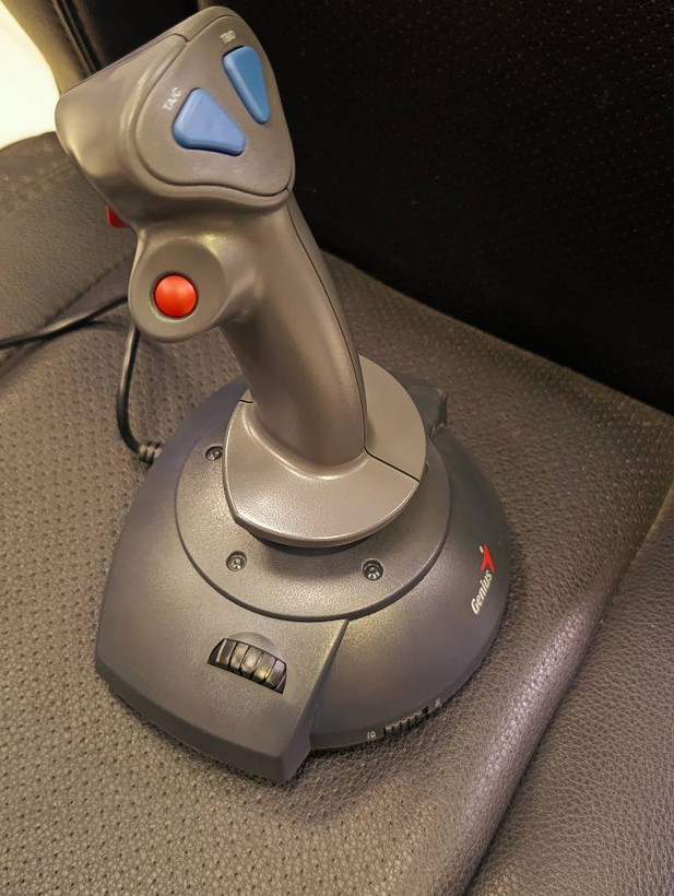 جویاستیک خلبانی کلکسیونی Genius Flight2000 F-16 با اتصال GamePort