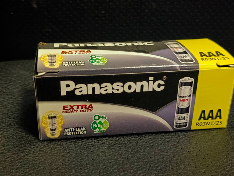 باتری نیم قلمی Panasonic NEO Extra Heavy Duty مدل R03 AAA ظرفیت 1.5 ولت