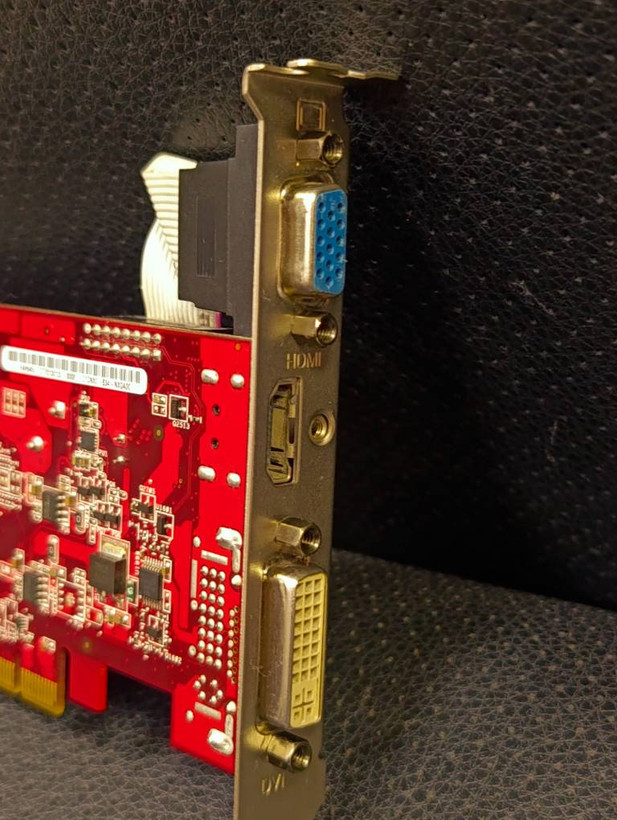 کارت گرافیک ایسوس ASUS EAH5450 Radeon HD 5450 1GB DDR3 در حد نو