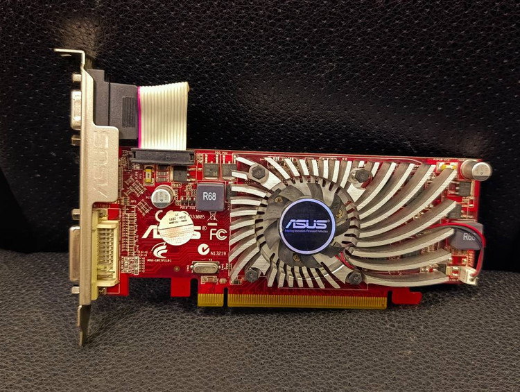 کارت گرافیک ایسوس ASUS EAH5450 Radeon HD 5450 1GB DDR3 در حد نو