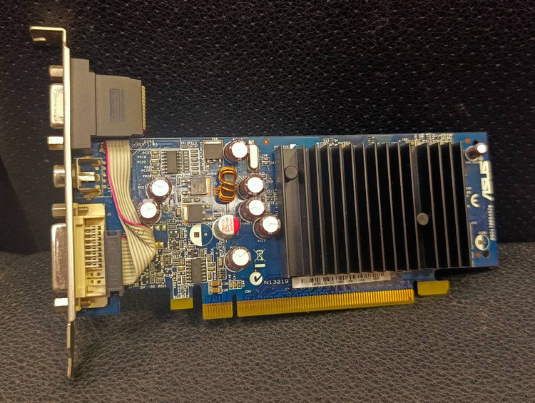 کارت گرافیک ایسوس ASUS EN6200LE GeForce 6200 LE 64MB DDR - استوک