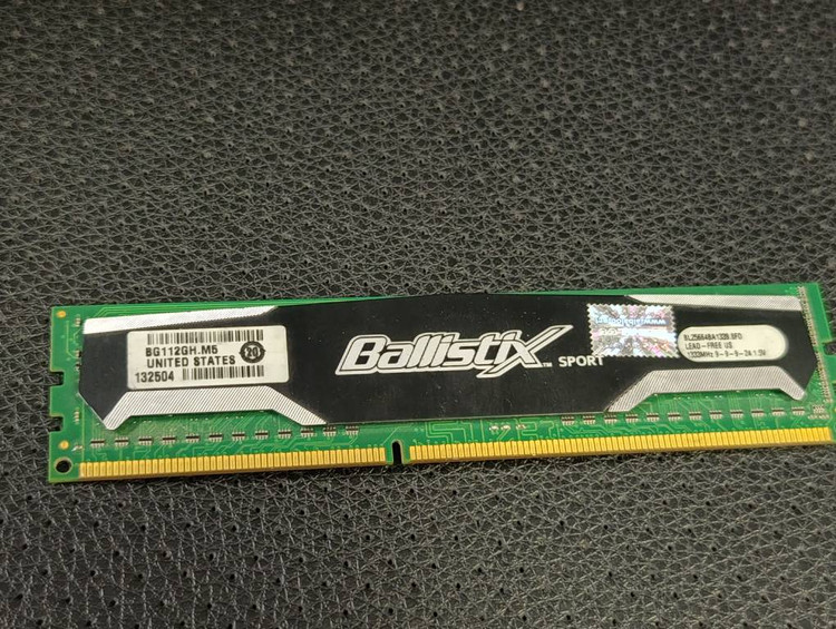 رم دسکتاپ Crucial Ballistix Sport DDR3 ظرفیت 2GB باس 1333 مدل BL25664BA1339 استوک