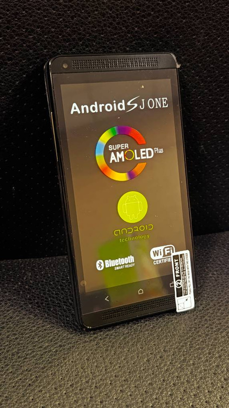 گوشی لمسی J-One طرح HTC One اندرویدی با دوربین 3 مگاپیکسل