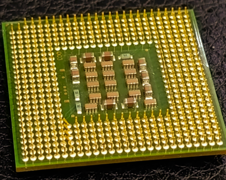 مجموعه پردازندههای قدیمی AMD و Intel مناسب کلکسیون، آموزش و بازیافت الکترونیکی